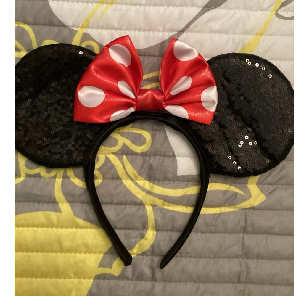NWOT Disney Minnie Mouse red satin bow white polka dot black sequin ear headband